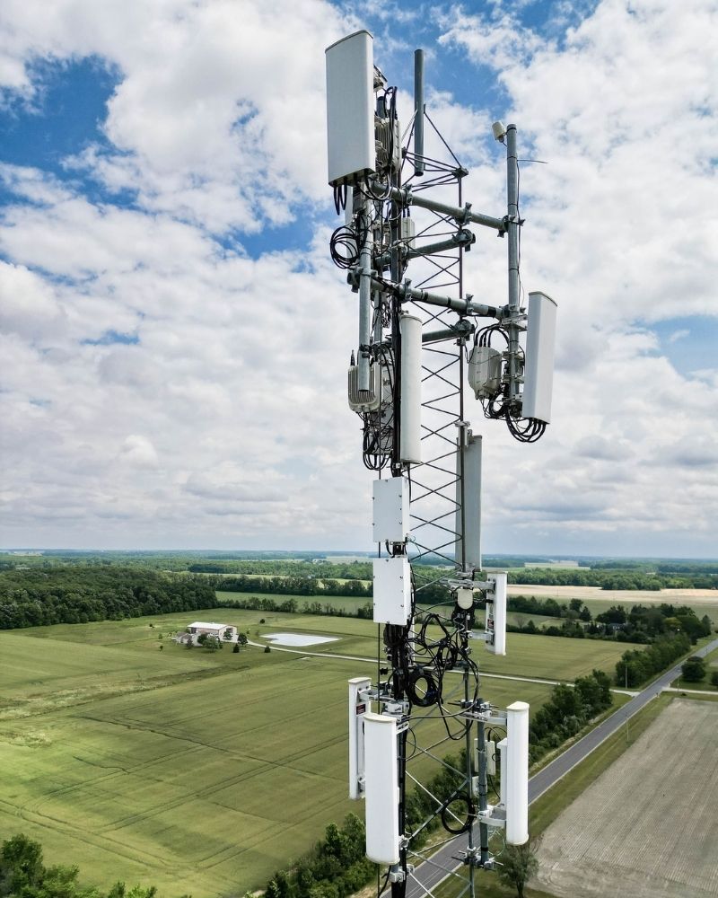 MetaLINK Technologies wireless tower providing rural internet coverage across open farmland